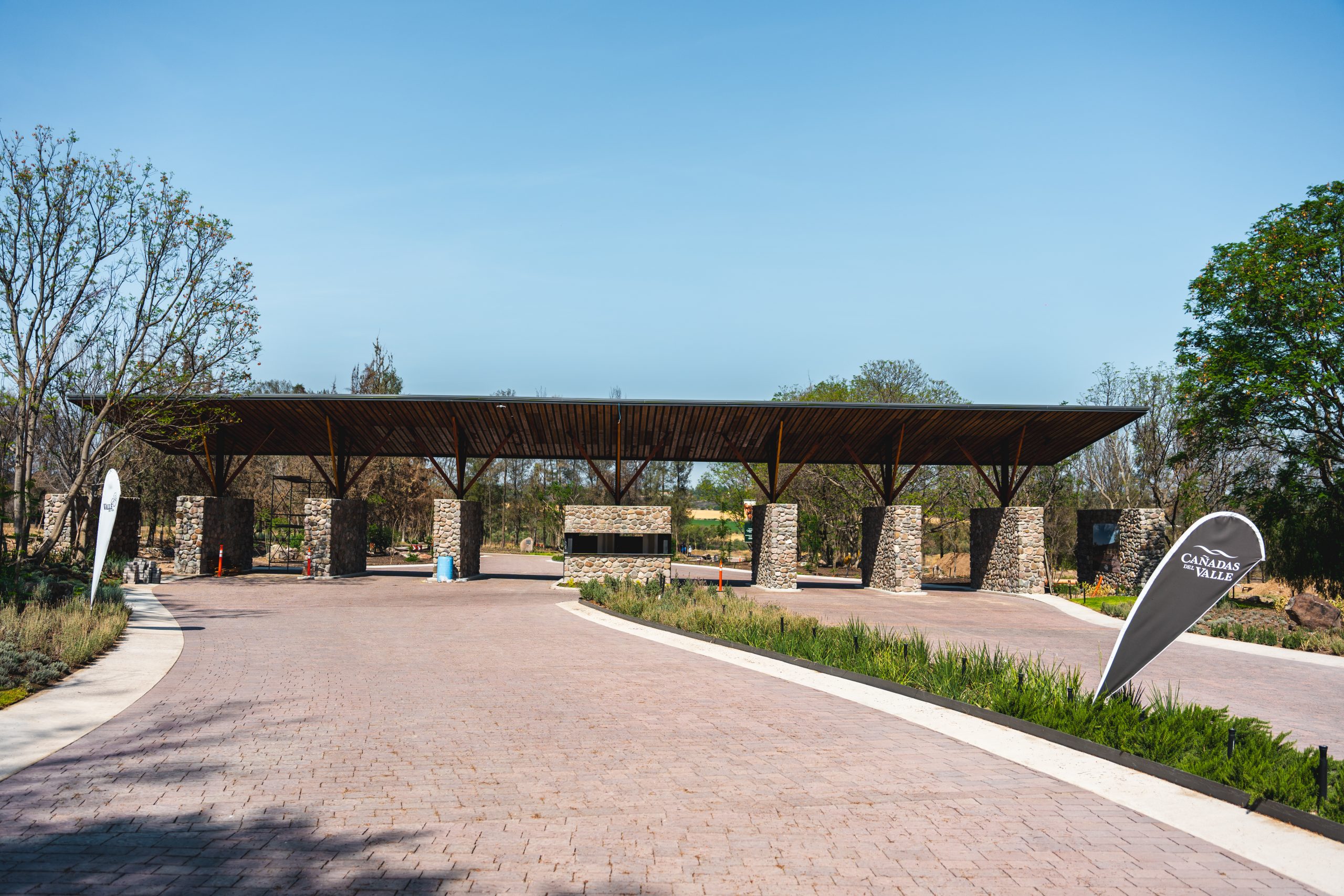 Lotes Residenciales en Cañadas del Valle: Tu Oasis de Tranquilidad - Image 2