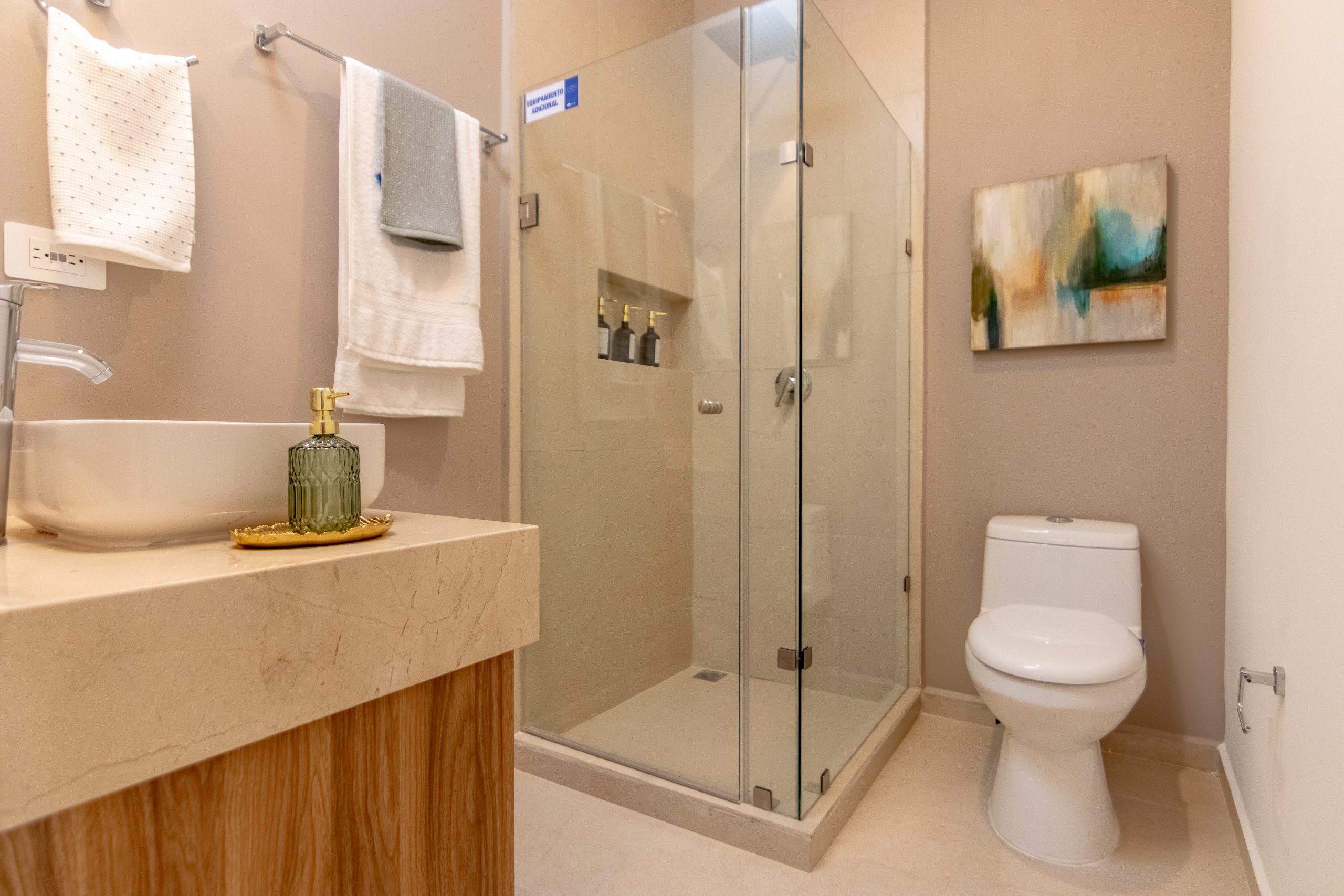Residencia de Lujo de 3 Recámaras con Estancia, Lavandería Interior y 2.5 Baños (169m²) – Ankara Serenna Zibatá - Image 24