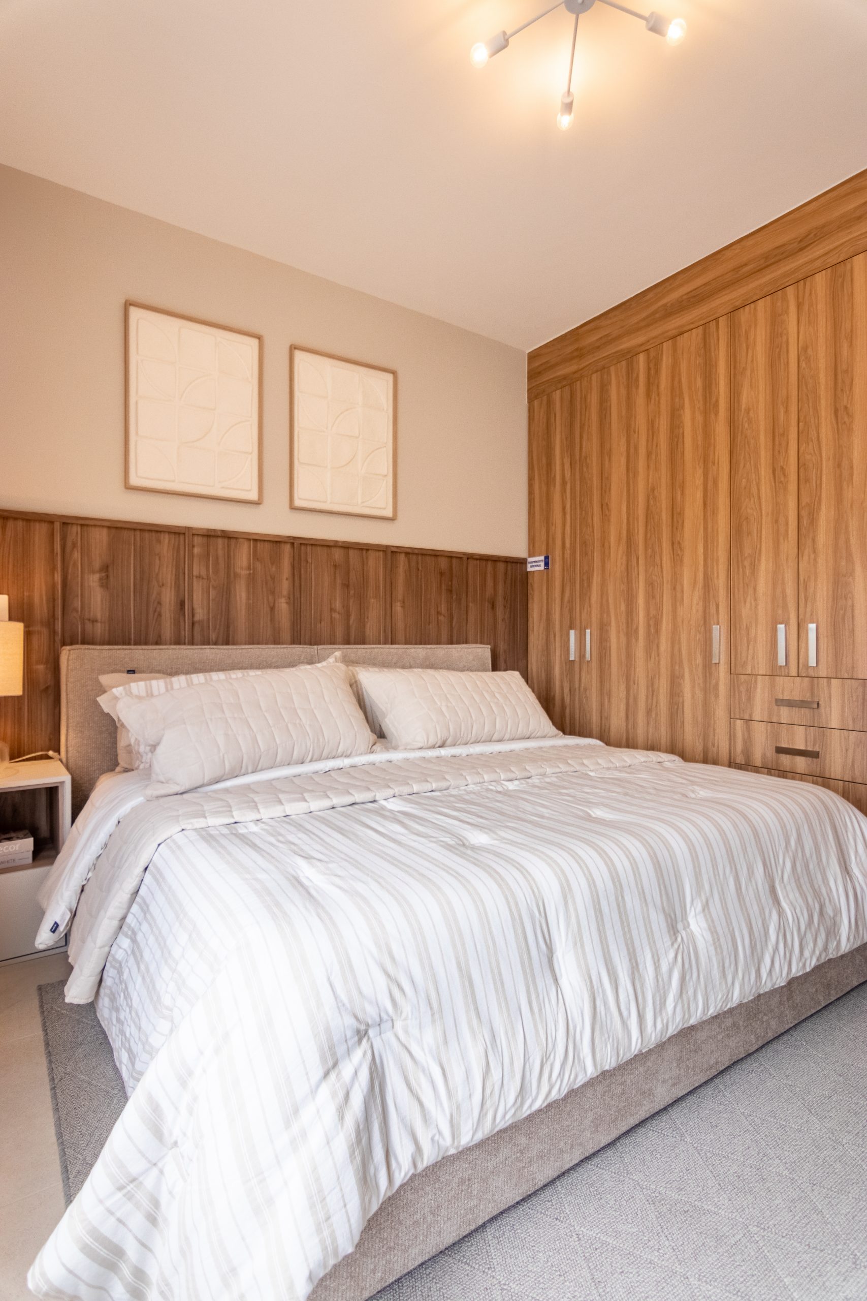 Residencia de Lujo de 3 Recámaras con Estancia, Lavandería Interior y 2.5 Baños (169m²) – Ankara Serenna Zibatá - Image 8