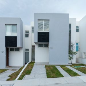 Casa Residencial con Amplio Jardín (117m² C / 140m² T) – Baraká Zibatá