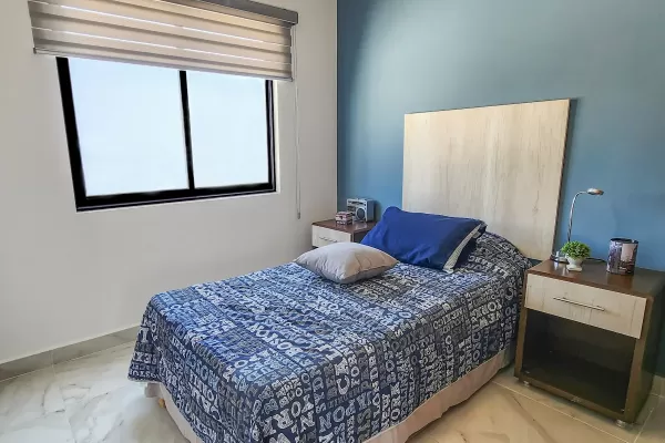 Residencia de 3 Recámaras con Jardín Trasero y Vestidor (109m²) – Riscos Condesa III Zibatá - Image 3